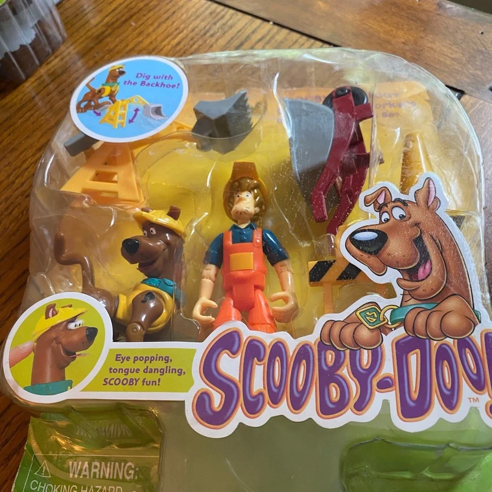 Scooby-Doo Firefighter Playset with Red Uniform Figures